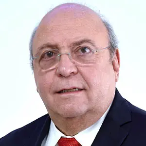 moderadores_0006_5B Mauricio Jessurun Solomou